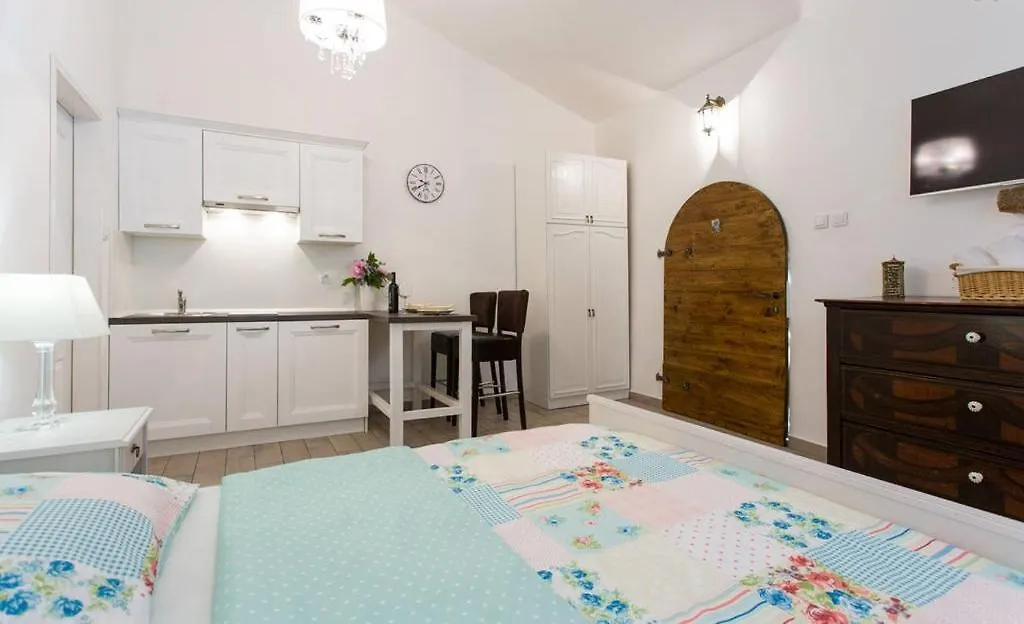 Studio Stonehouse Ičići Apartman